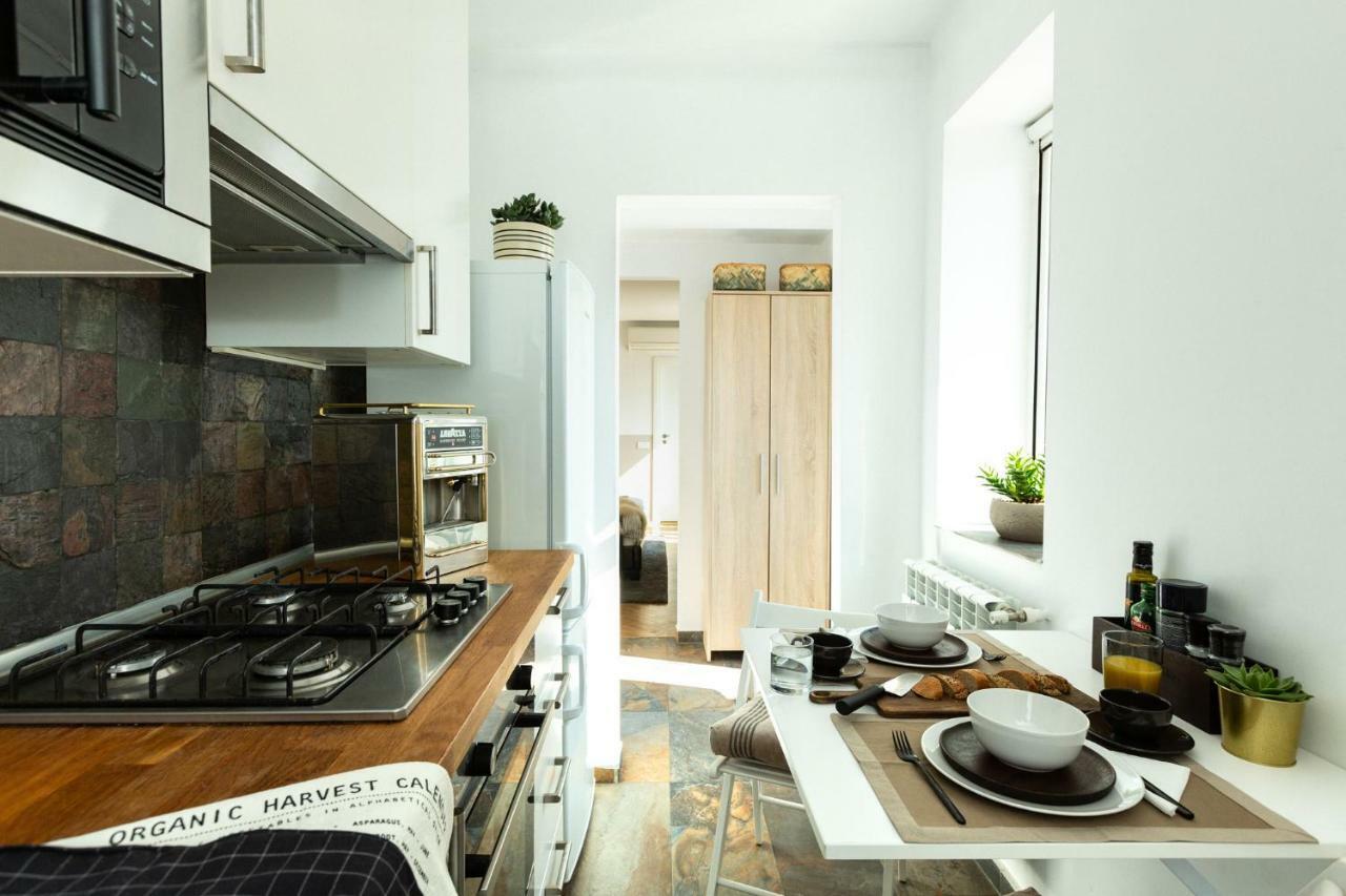 Qult - Up In The Sky Apartment บูคาเรสต์ ภายนอก รูปภาพ