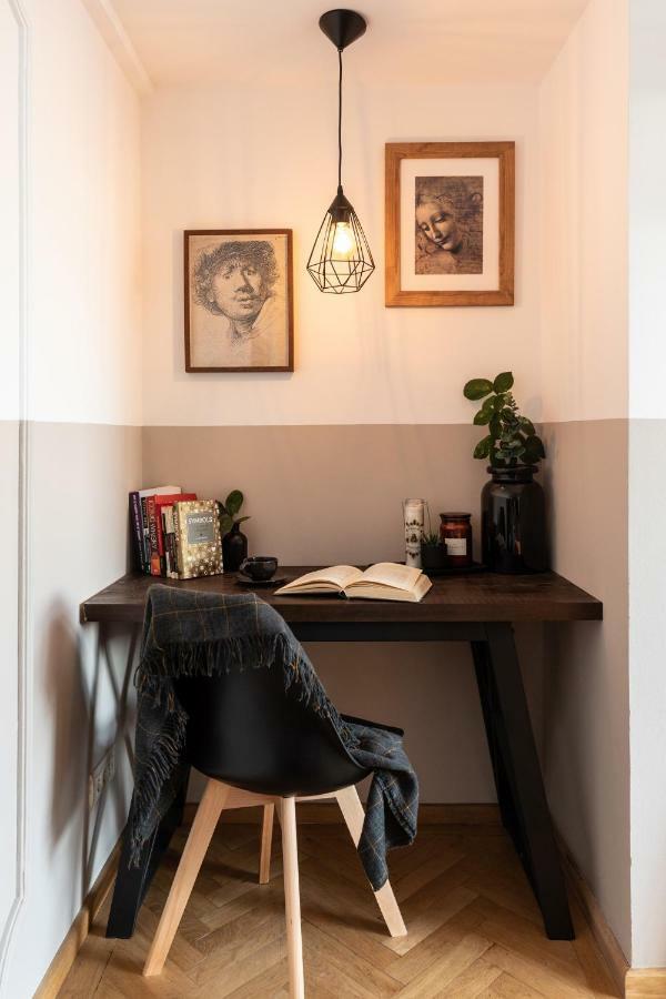 Qult - Up In The Sky Apartment บูคาเรสต์ ภายนอก รูปภาพ