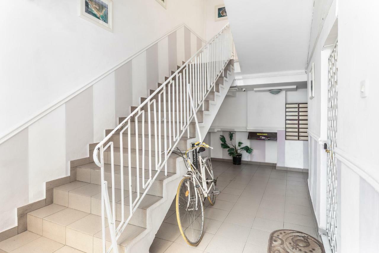 Qult - Up In The Sky Apartment บูคาเรสต์ ภายนอก รูปภาพ